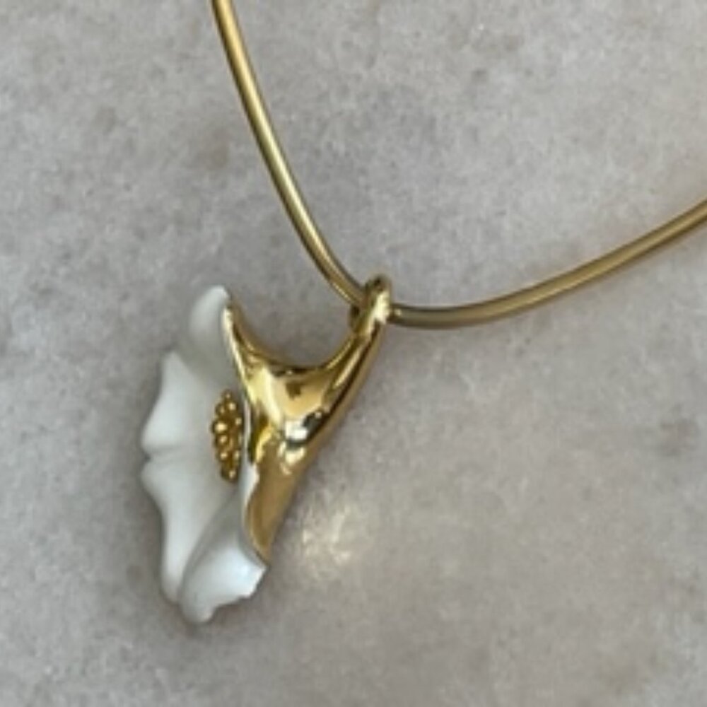 Vintage BIAGI necklace -Gold & White enamel flower pendant